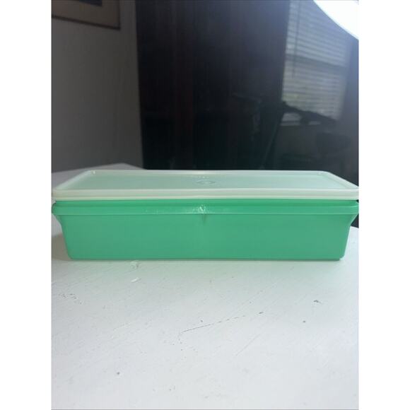 Vintage Tupperware Egg Veggie Celery Keeper # 892-10 With Lid Vibrant Green - Picture 7 of 7